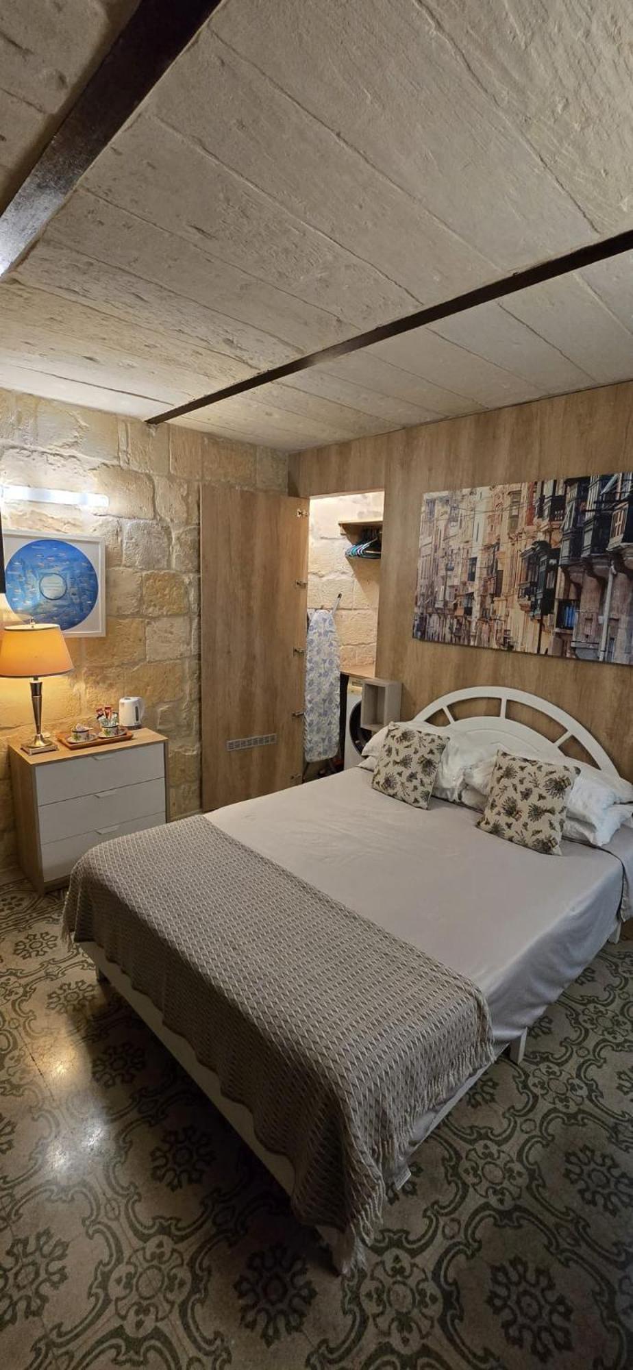 Servants' Quarters Studio Apartment Валета Екстериор снимка